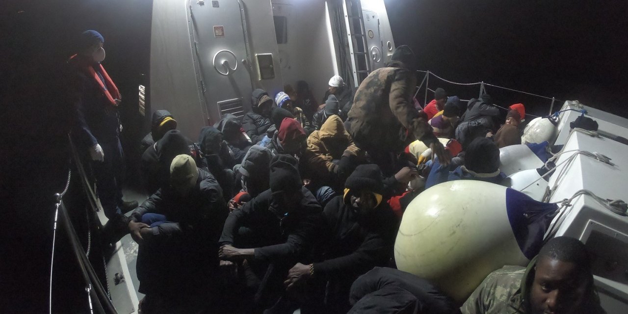 Kuşadası’nda 45 düzensiz göçmen kurtarıldı