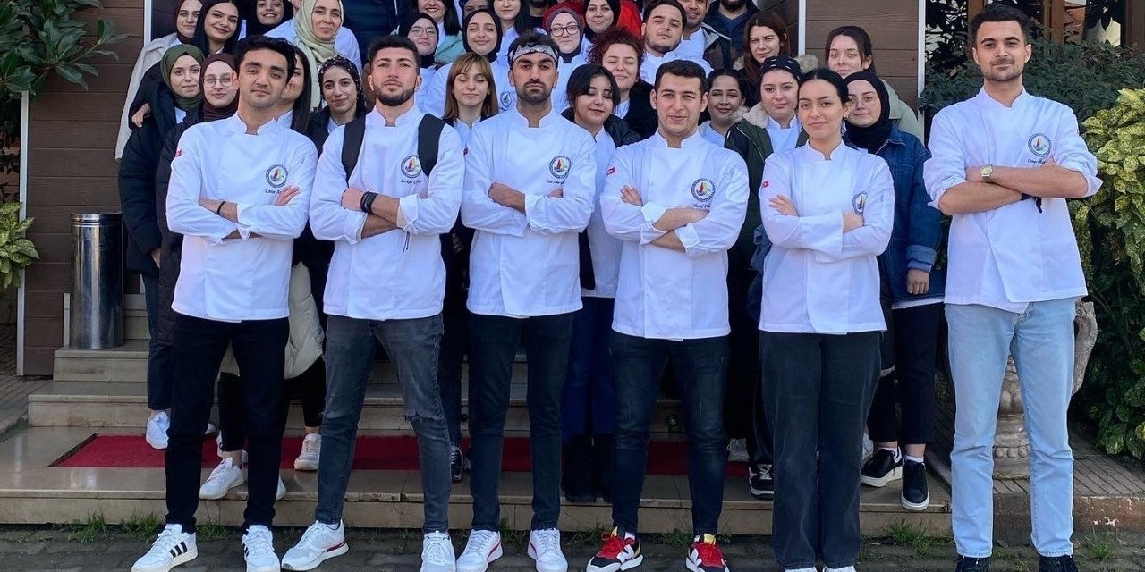 Gastronomi ve mutfak sanatları öğrencileri sektörü takip ediyor