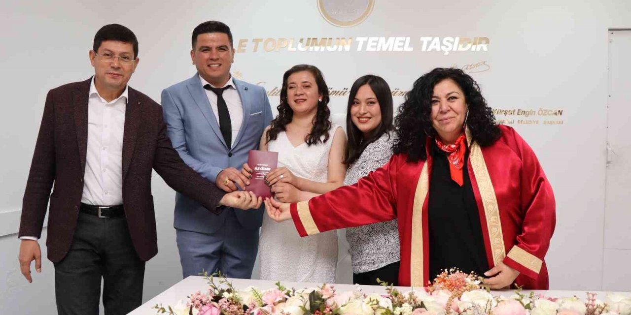 Nazilli’de 2022 yılında bin 77 çift bir ömre ’evet’ dedi