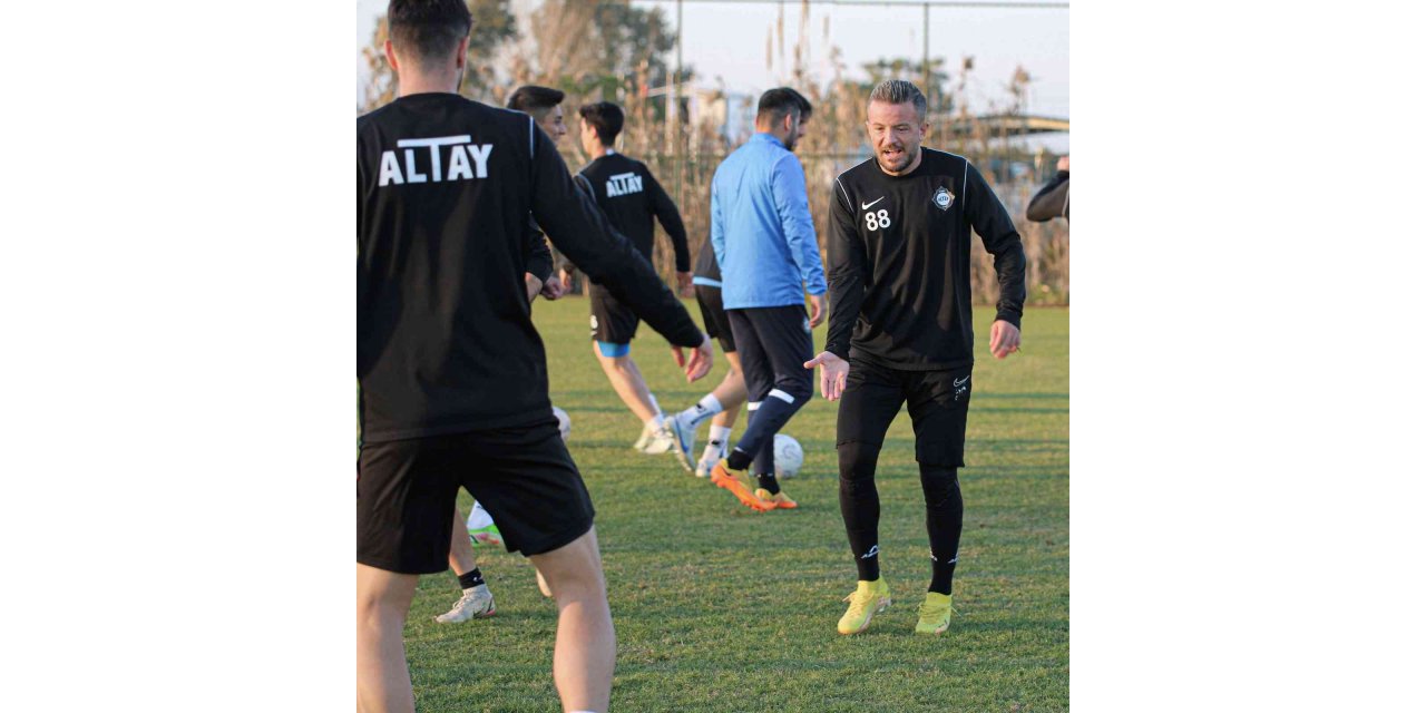 Altay, hazırlık maçında berabere kaldı