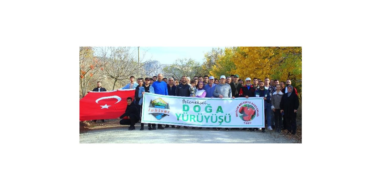 500 kişi katıldığı ‘Geleneksel Doğa Yürüyüşü’ renkli görüntülere sahne oldu