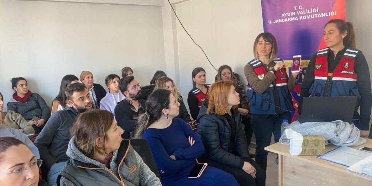 Jandarma ekipleri vatandaşları bilgilendirmeye devam ediyor