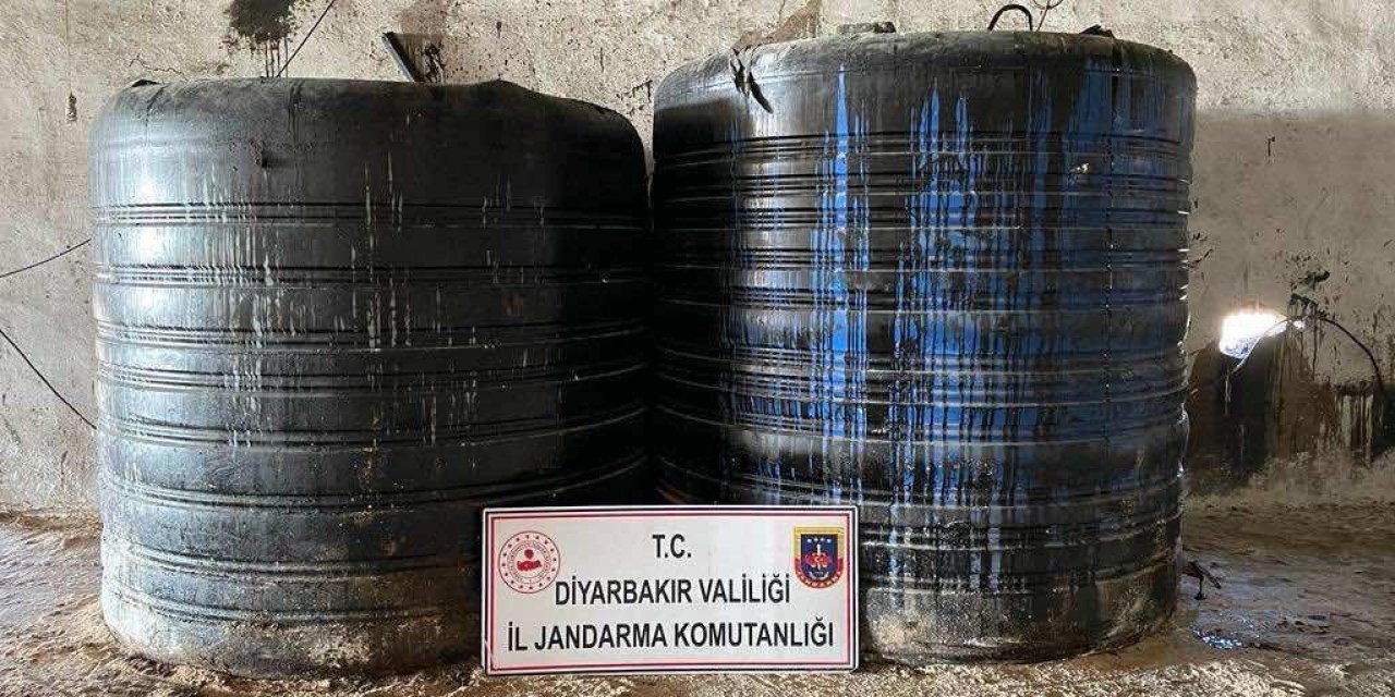 Diyarbakır’da bir çiftlikte 40 bin litre kaçak yakıt ele geçirildi