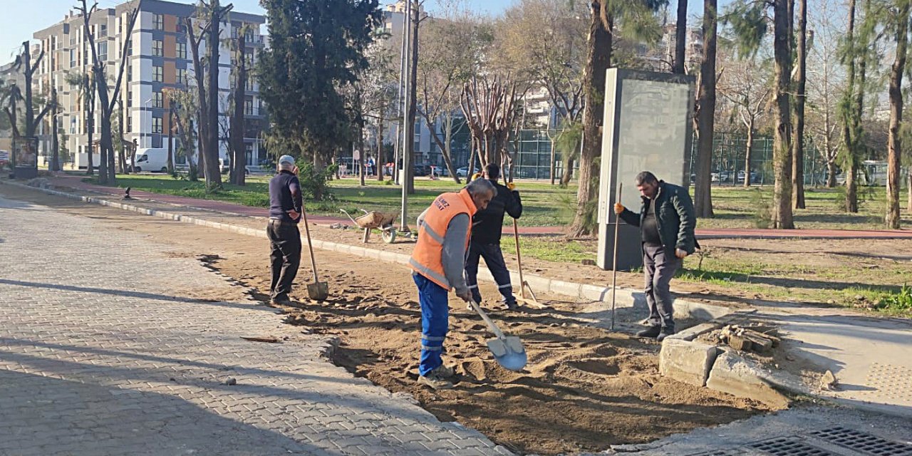 Bayraklı’da kilit parke seferberliği