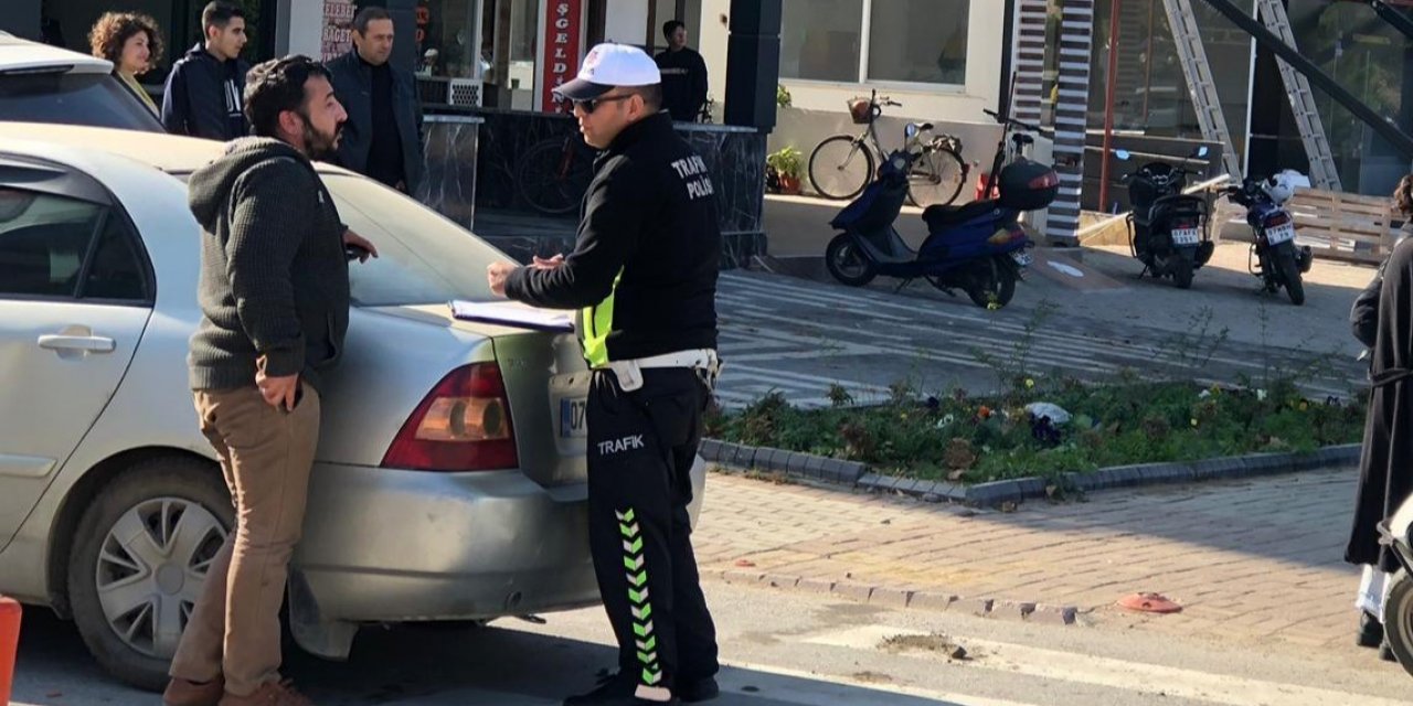 Gazipaşa’da motosikletle otomobil çarpıştı: 1 yaralı