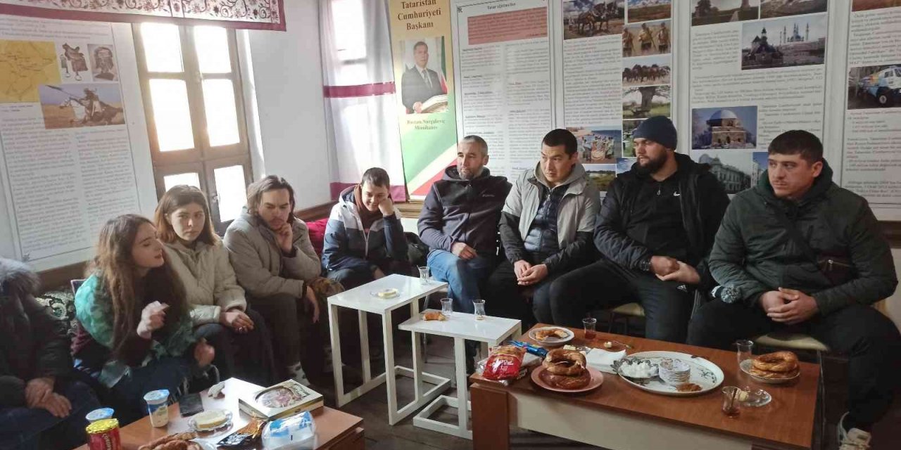 Kazan Tatarları kaynaştırma kahvaltısında bir araya geldi