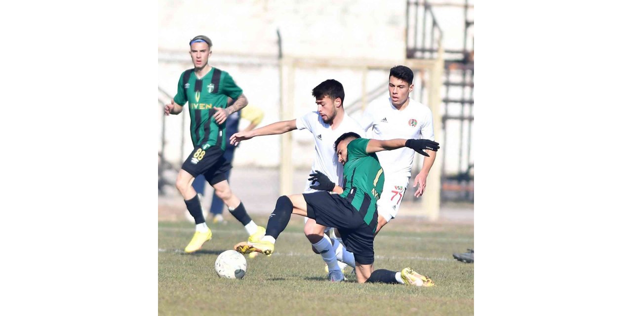 Turgutluspor: 2 - Bornova F.K.: 3