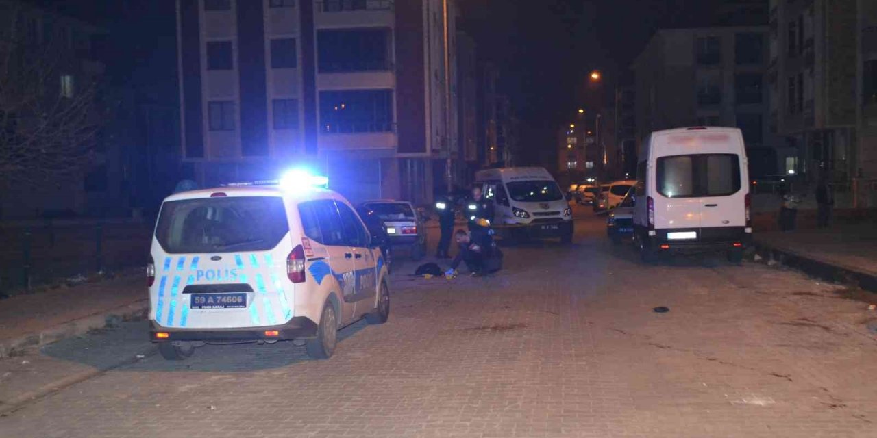 Evine gittiği arkadaşı tarafından bıçaklandı