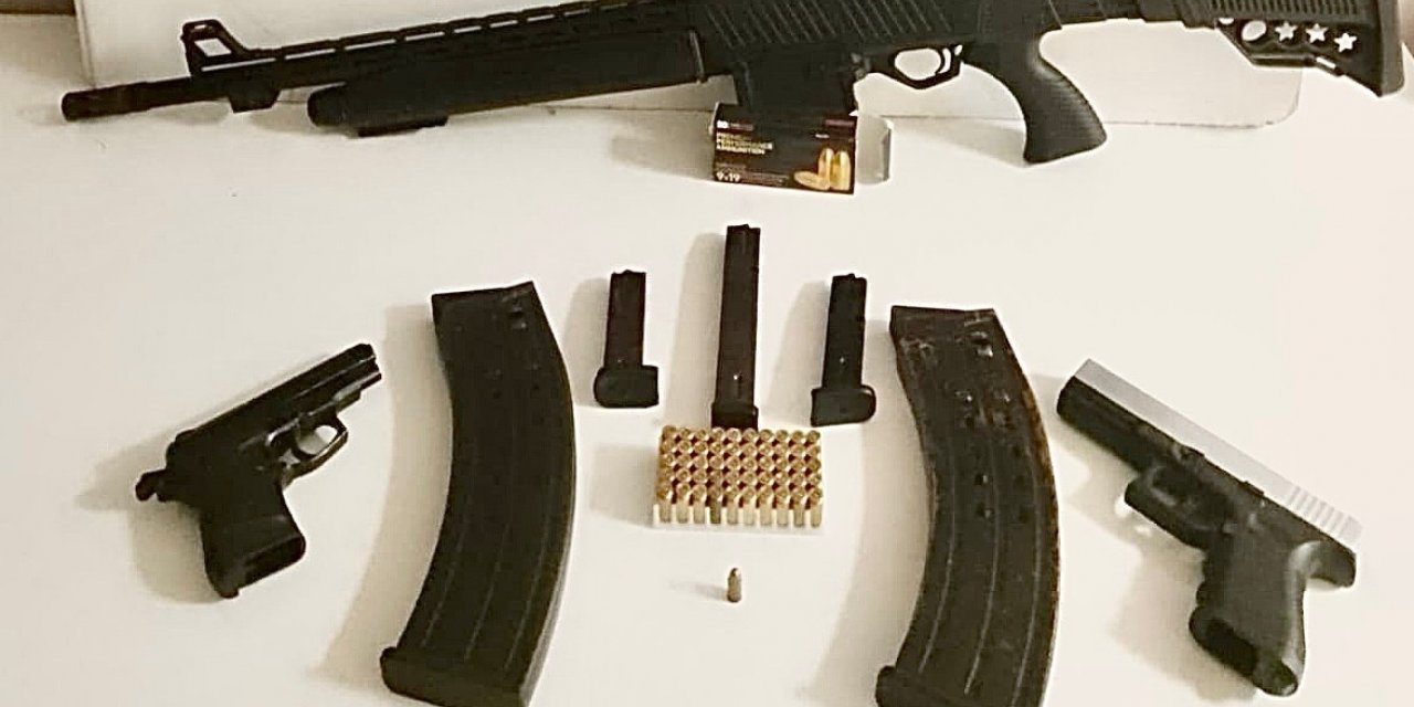 Şüpheli araçtan 3 adet silah ve fişek ele geçirildi