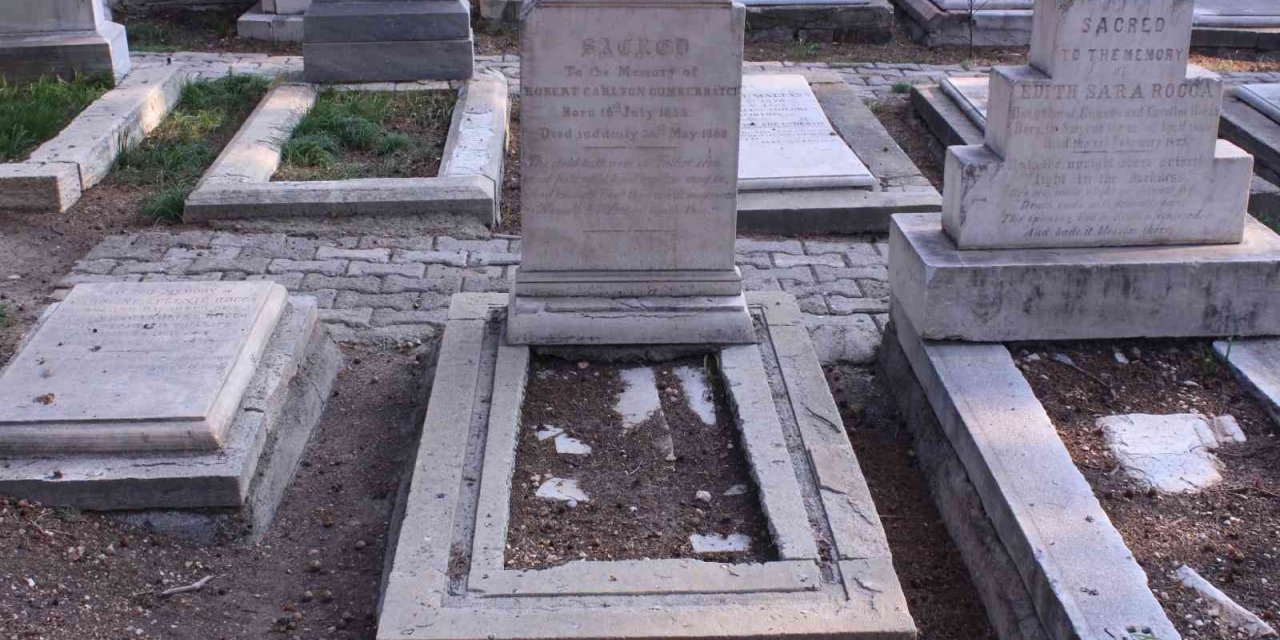 Dünyaca ünlü oyuncunun dedesi İzmir’de konsolos olarak görev yapmış