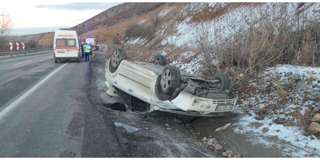 Kontrolden çıkan otomobil takla attı: 2 yaralı
