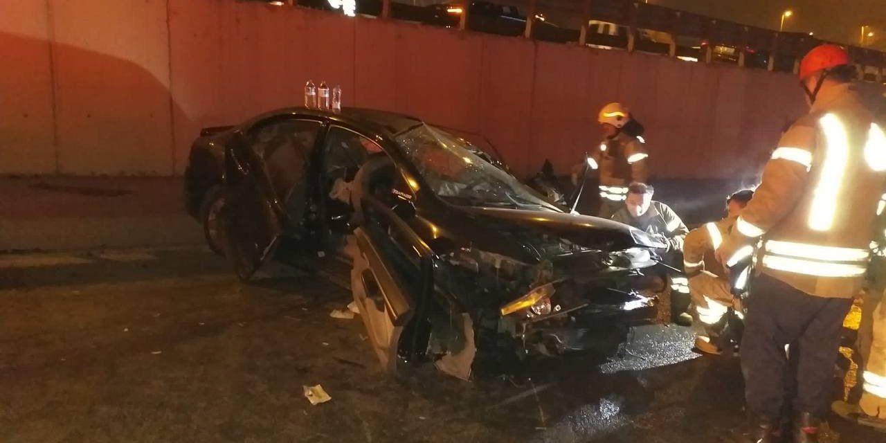 Tuzla’da makas atan otomobilin çarptığı araç yan yola uçtu: 1 ölü, 2 ağır yaralı
