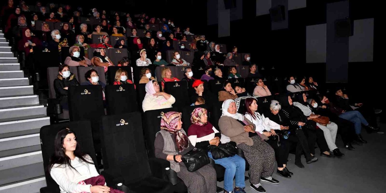 İlk kez sinemada film izlediler