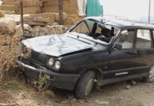Başkanın aracı motosiklete çarptı