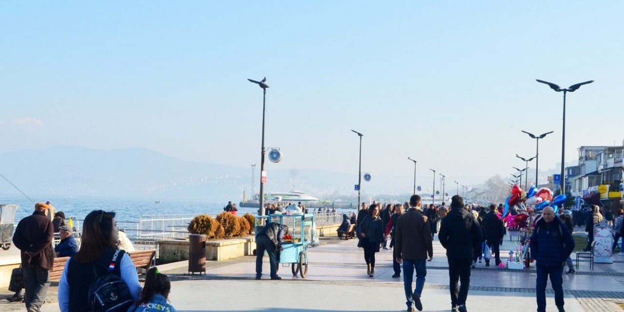 Mudanya sahil doldu taştı