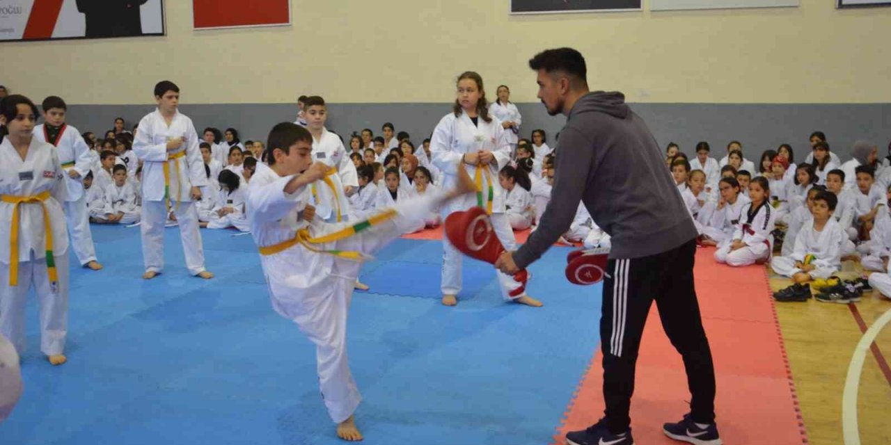 Karaman’da tekvando kuşak sınavı yapıldı