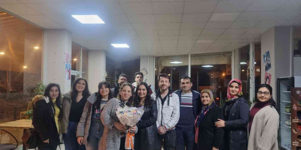 Solmuşgül gençlere mesleğini anlattı, tecrübelerini paylaştı