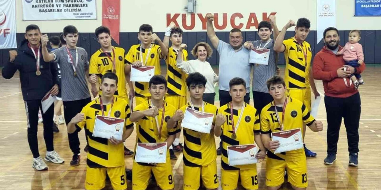 Ula Kokpit Hentbol takımı yarı finale kaldı