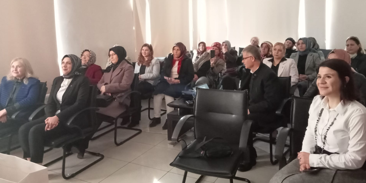 MHP Konya'dan kadınlara yönelik eğitim programı