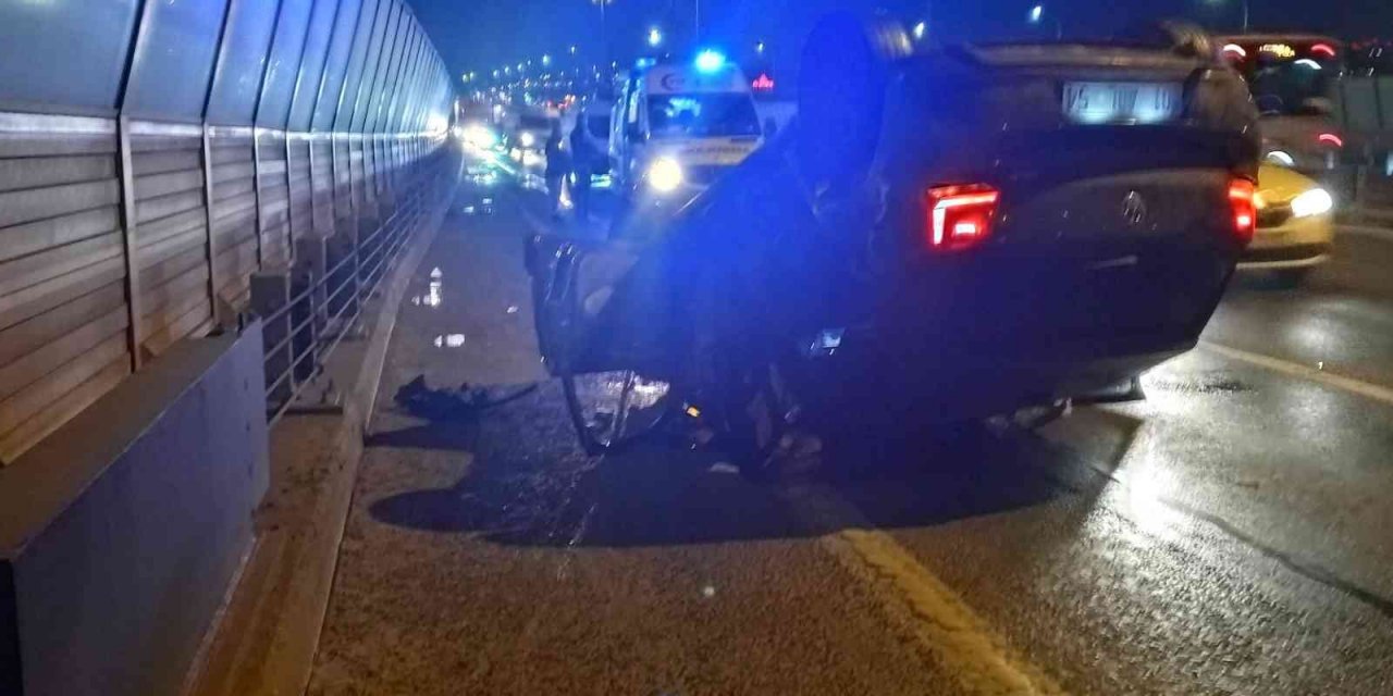 Haliç Köprüsü üzerinde panelvan araçla çarpışan otomobil takla atıp ters döndü