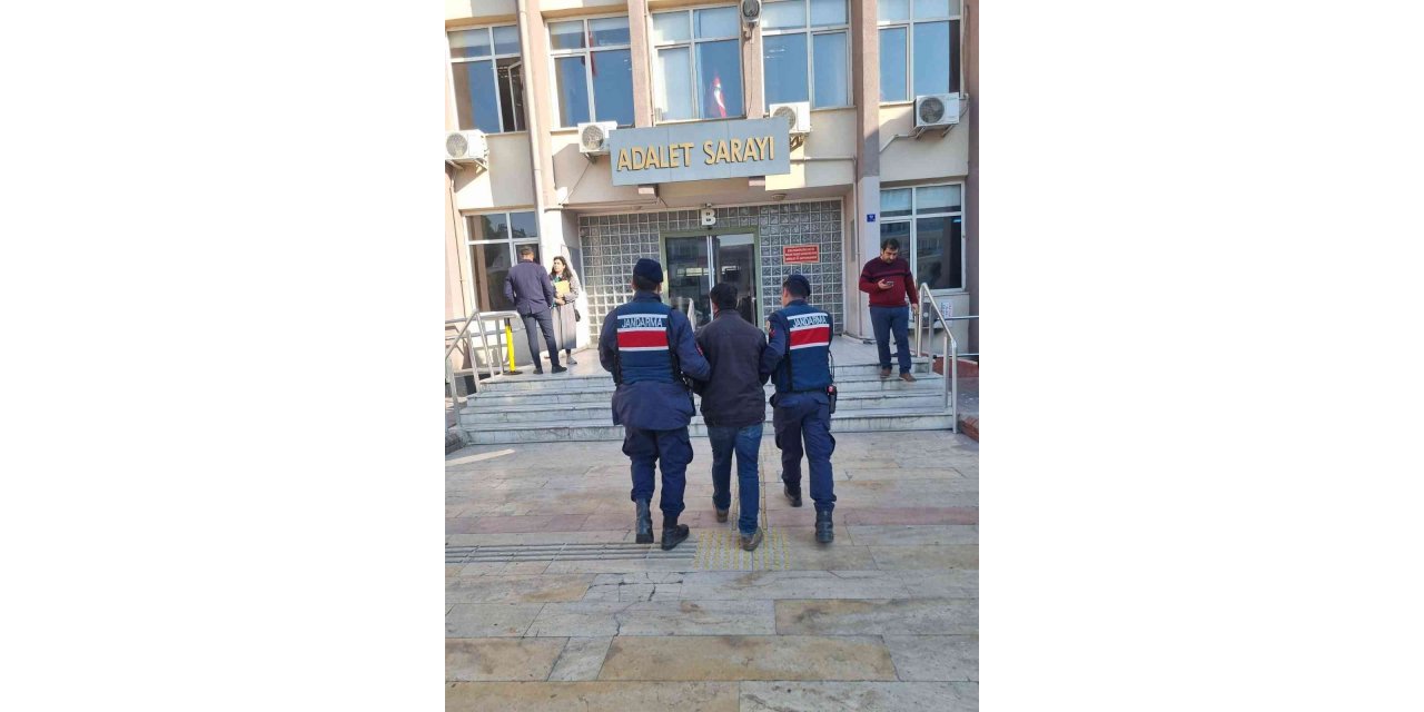 Aydın’da aranan şahıslar jandarmadan kaçamadı