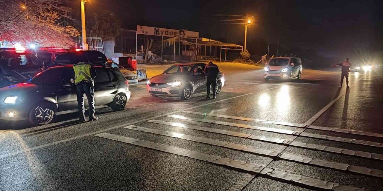 Aydın’da huzur ve güven uygulamasında 19 şüpheli gözaltına alındı