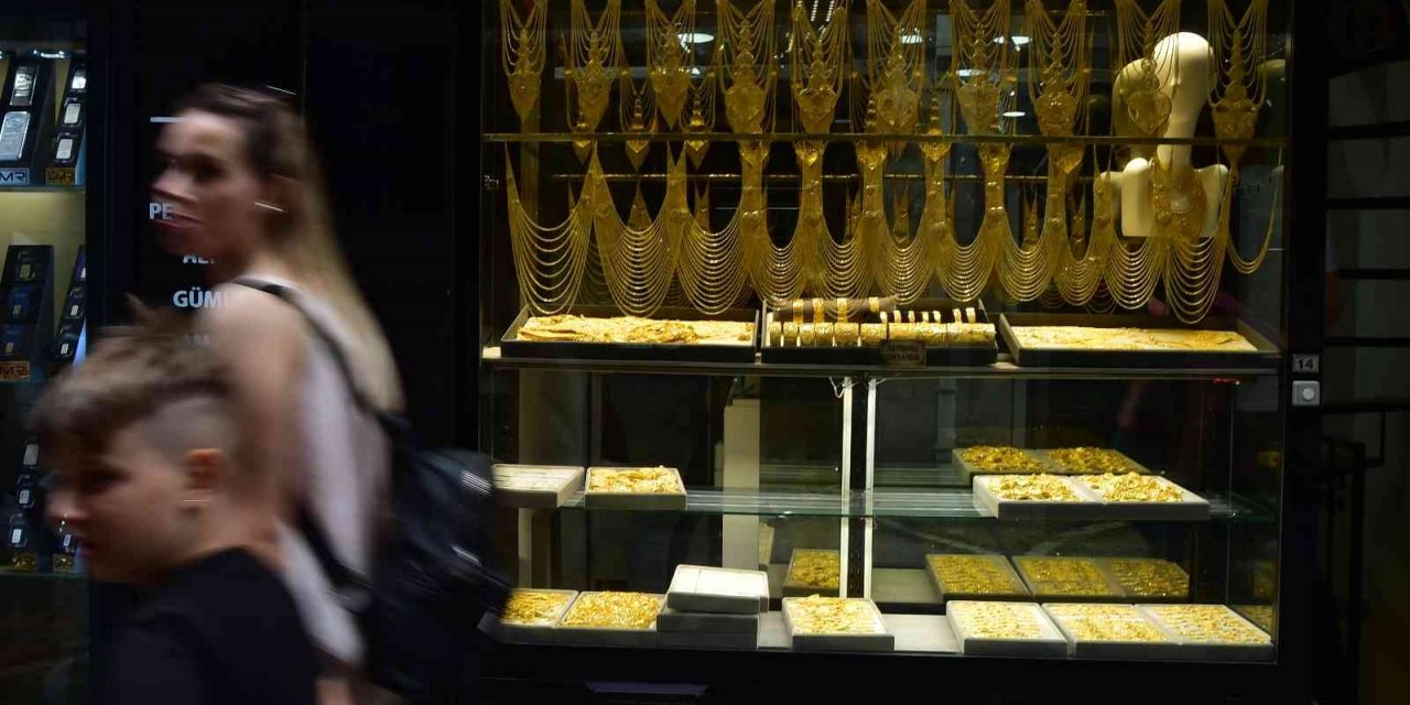 Gram altın rekor tazeledi