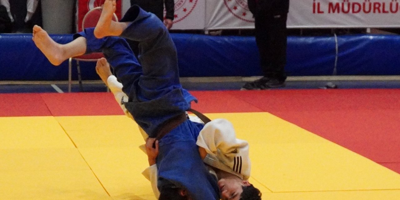 Manisa’da Ümitler Judo İl Birinciliği müsabakaları düzenlendi