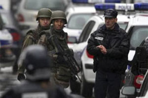 Dayakçı polislere 99 yıl hapis