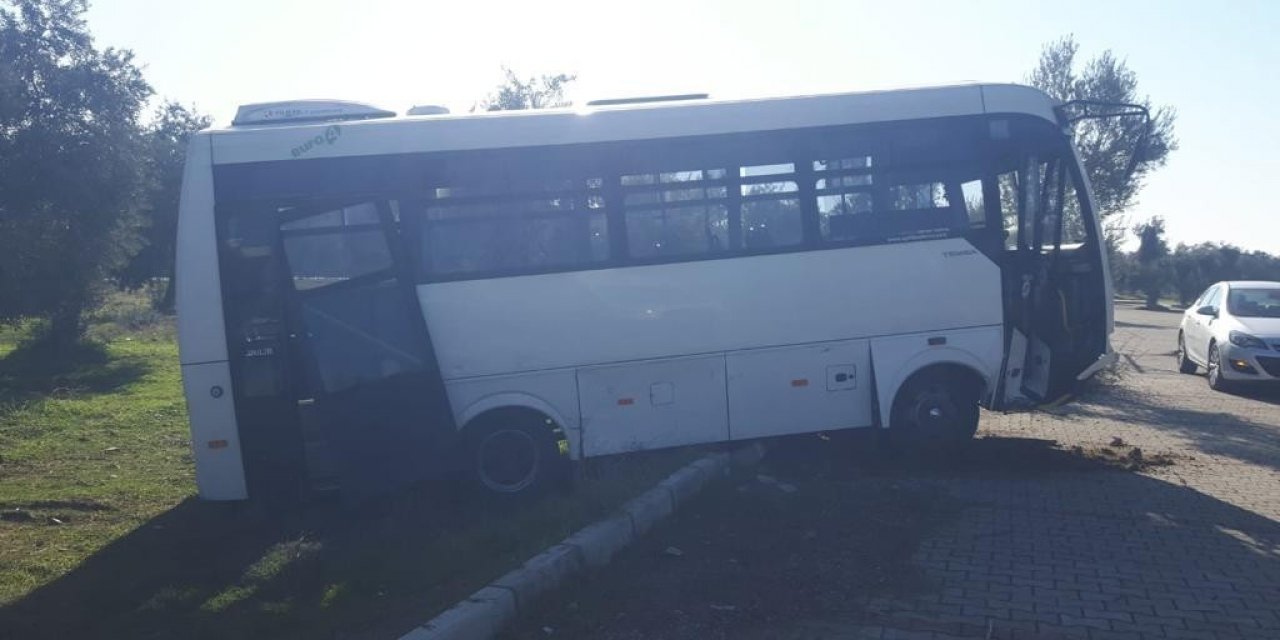 Yolcu otobüsü ve otomobil çarpıştı: 3 yaralı