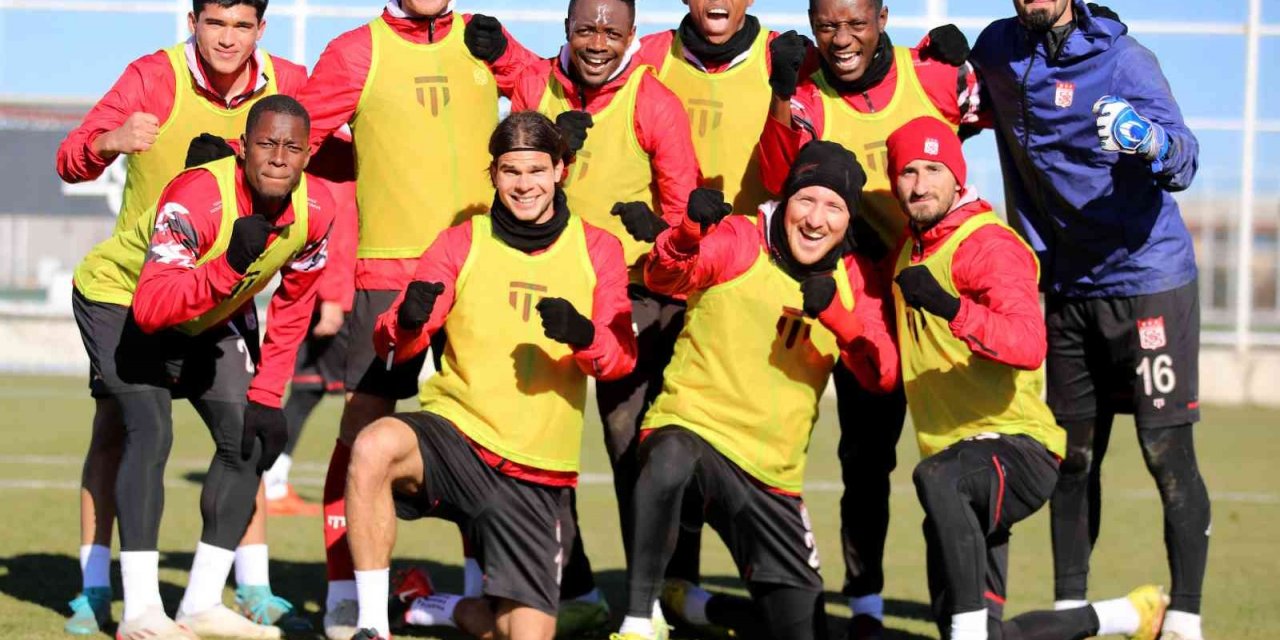 Sivasspor’da neşeli idman