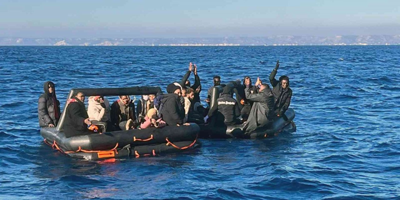 Yunanistan’ın ölüme ittiği 82 göçmen kurtarıldı