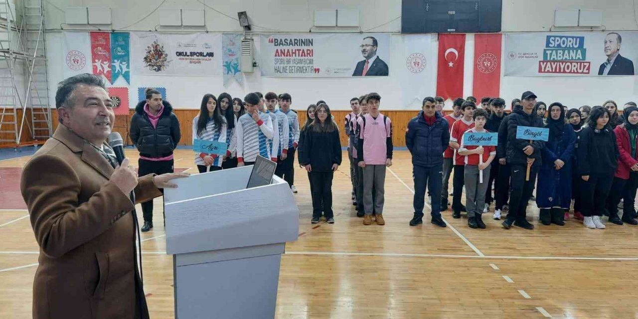 Bayburt’un ev sahipliğinde bowling gençler grup müsabakaları başladı
