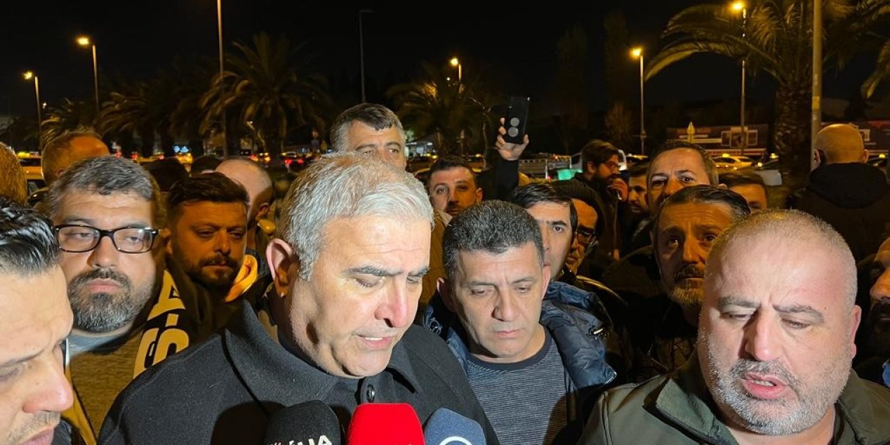 Taksiciler, öldürülen meslektaşları için toplandı