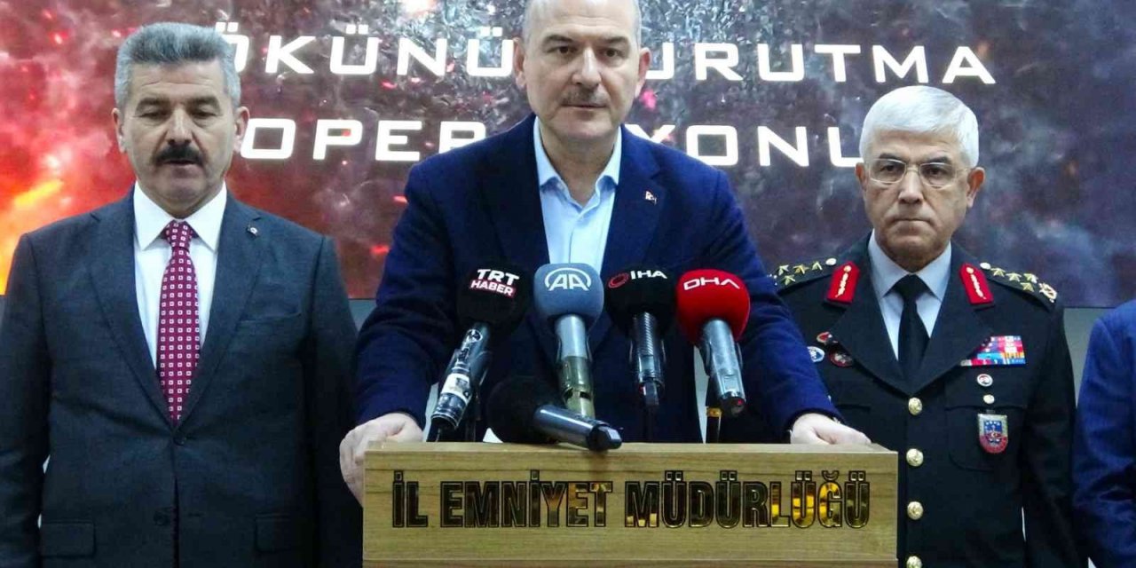 Uşak’ta 120 kişinin gözaltına alındığı ’Kökünü Kurutma Operasyonu’nu Bakan Soylu yönetti