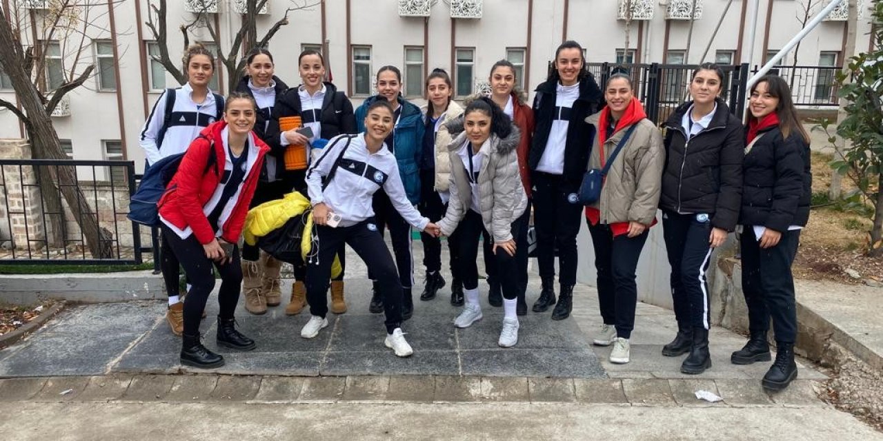 Voleybolda Malatya temsilcisi yenilmezlik serisini sürdürüyor