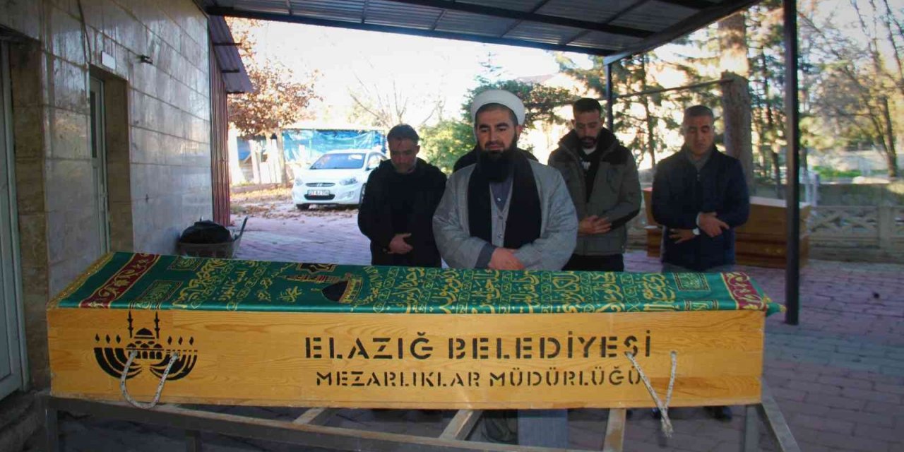 Ailesi cenazeyi kabul etmedi, zihinsel engelli kız kimsesizler mezarlığına defnedildi