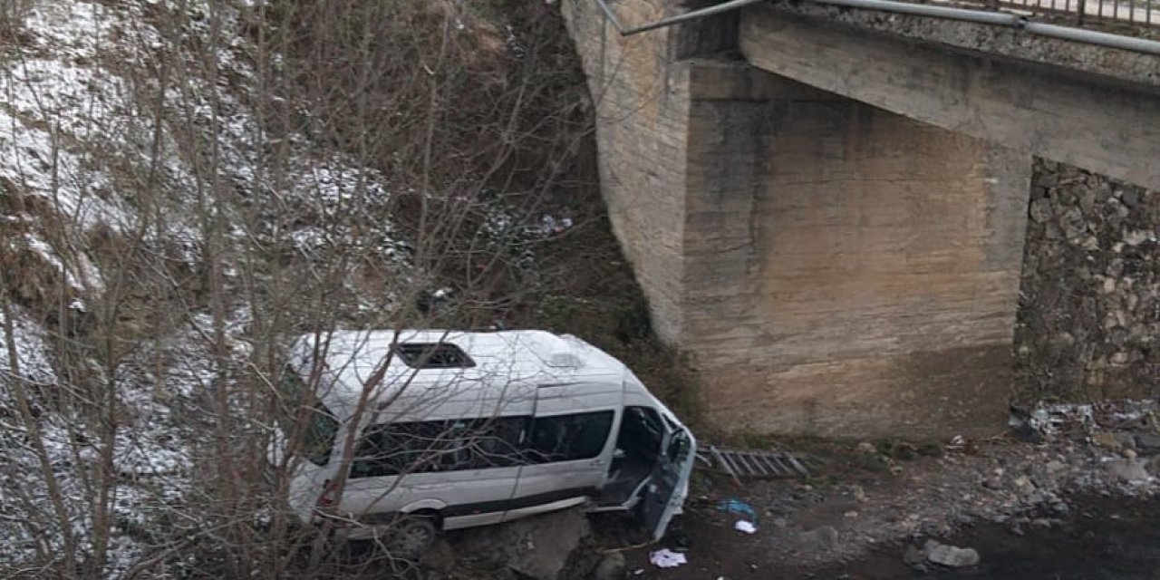 Ordu’da öğrenci servisi köprüden uçtu: 4 öğrenci yaralı