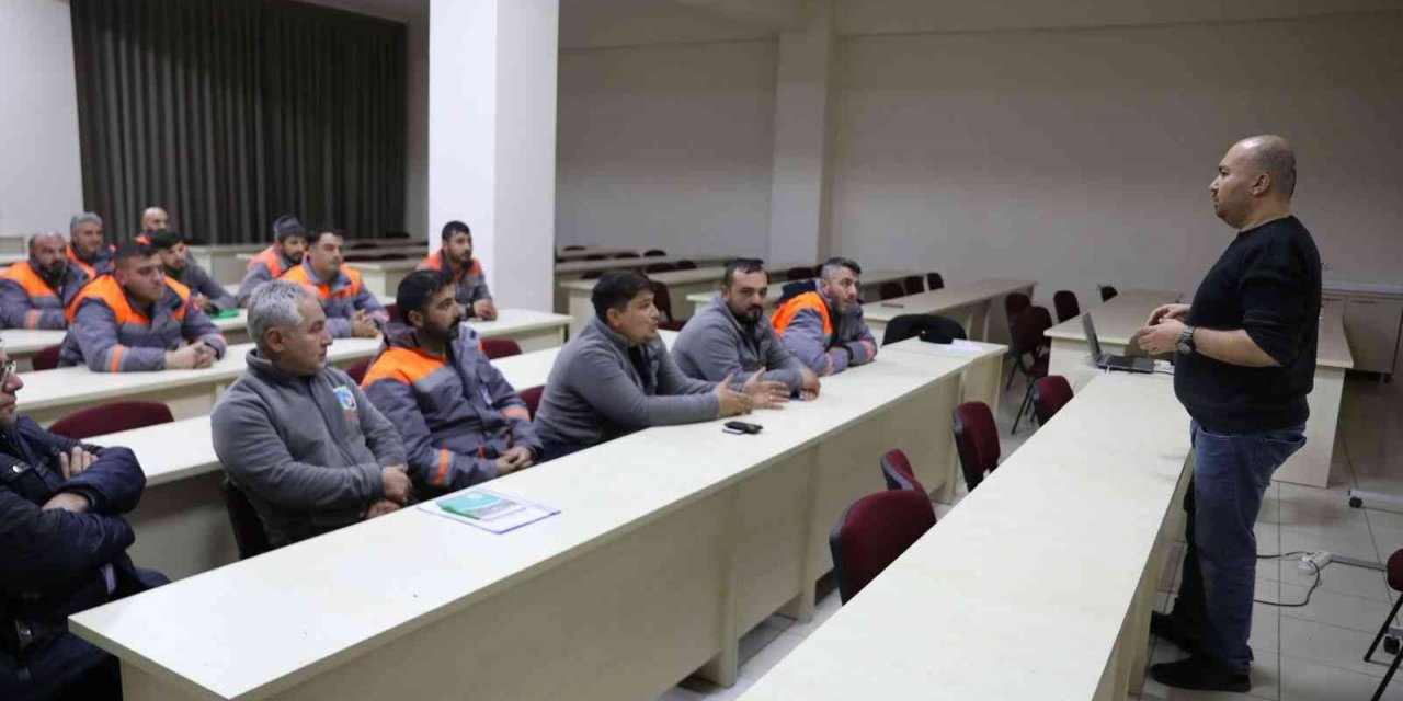 Melikgazi’de daha nitelikli hizmet için belediye üniversite işbirliği ile personele eğitim veriliyor