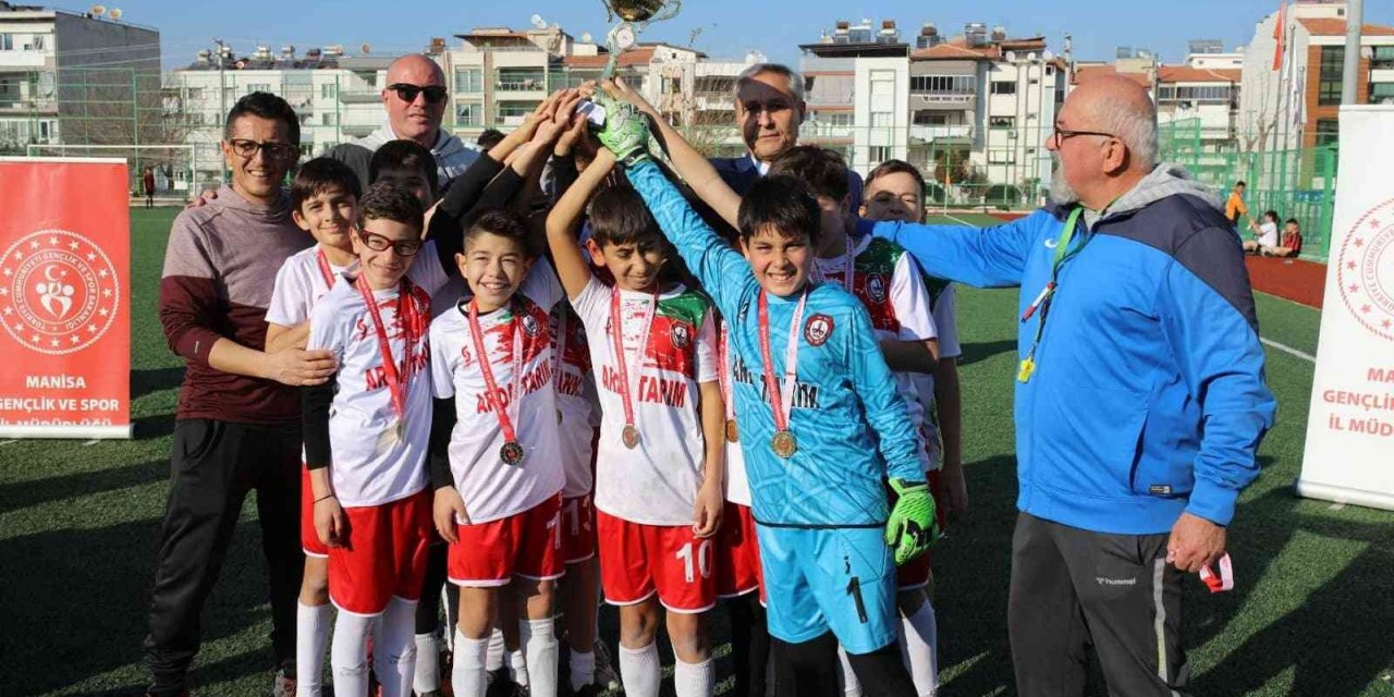 Küçük erkeklerde Manisa şampiyonu Salihli Altınordu oldu