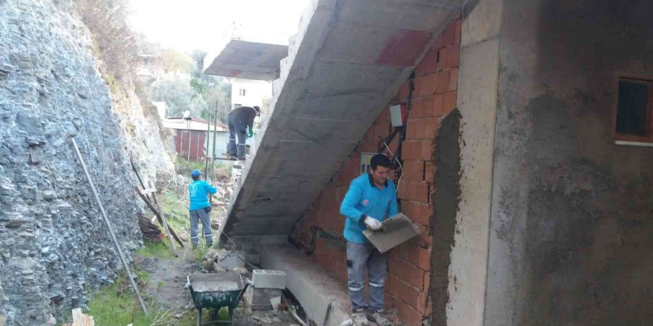 Elikesik’te engelli vatandaşın evine belediye eli