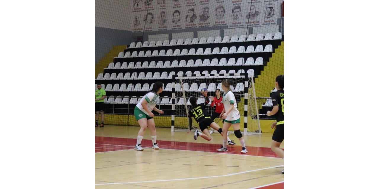 Yıldız Kızlar hentbol yarı final hentbol müsabakaları Elazığ’da başladı