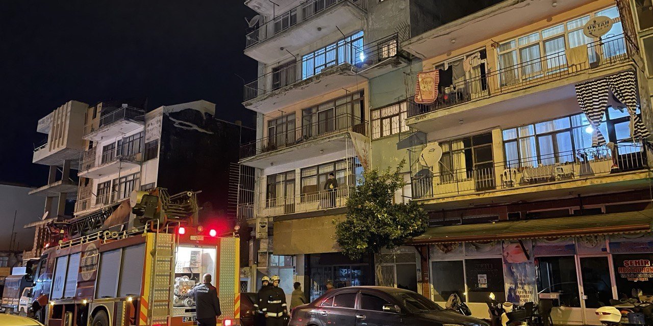 3. kattaki evine giren ekipleri gören yaşlı adam şaşkına döndü