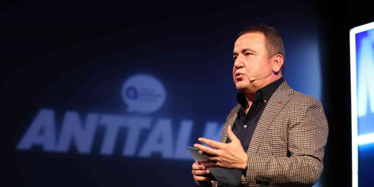 Başkan Böcek’ten gençlere “ “Hayallerinizden vazgeçmeyin”