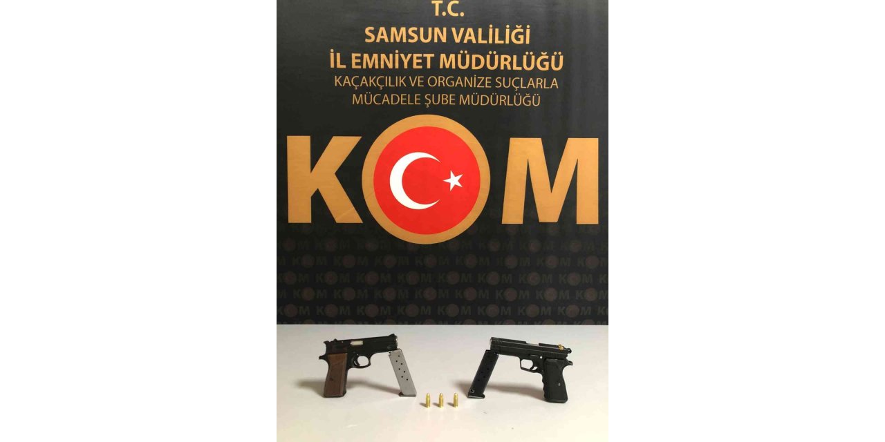 Samsun’da bir araçta 2 ruhsatsız tabanca ele geçirildi