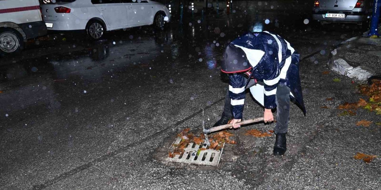 Manisa’da birimler yağışa karşı teyakkuza geçti