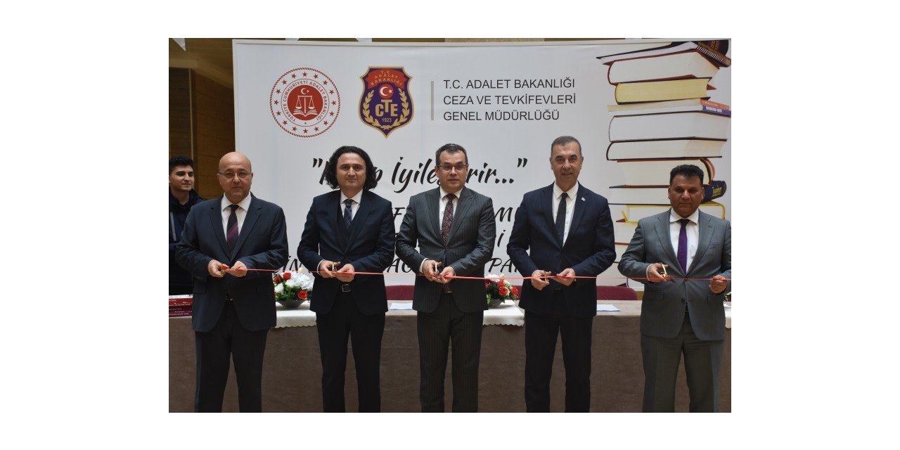 Adana’da Adliyesinde kitap bağışı kampanyası