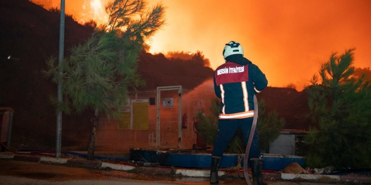 İtfaiye Daire Başkanı Aydın: "Yangınlarla canla başla müdahale ettik"