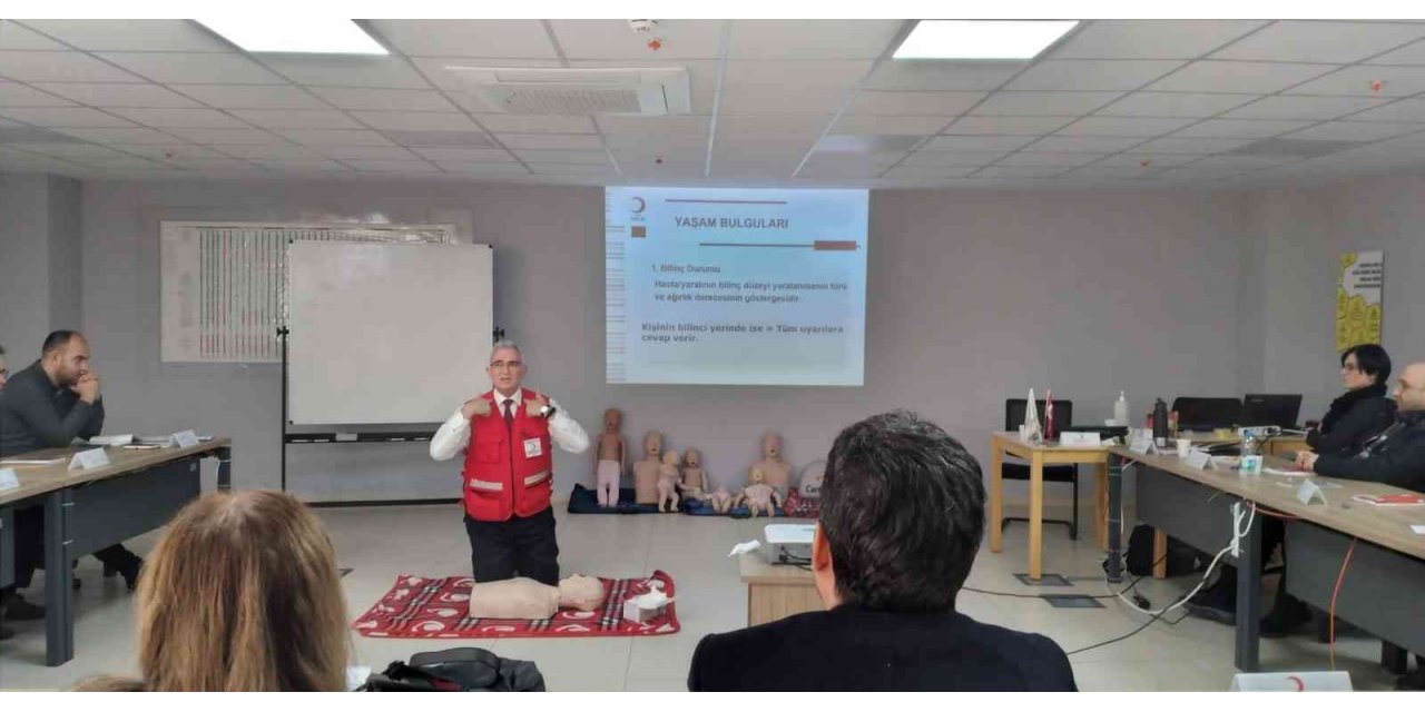 Akademik ve idari personele ilk yardım eğitimi