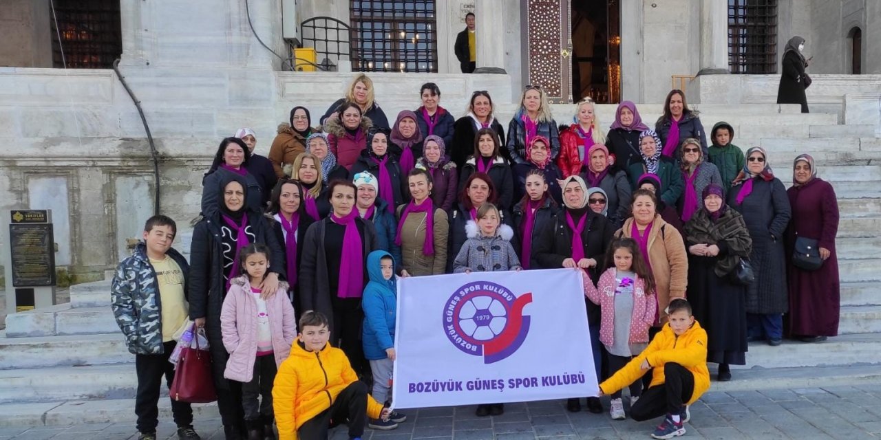 Kadınlar  İstanbul’un tarihi yerlerini gezdiler